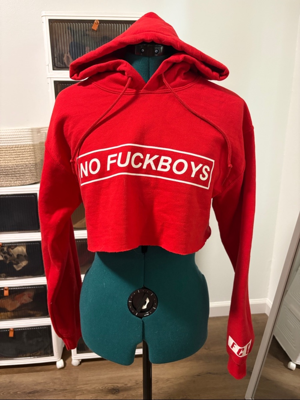 “No fuckboys” crop top red hoodie